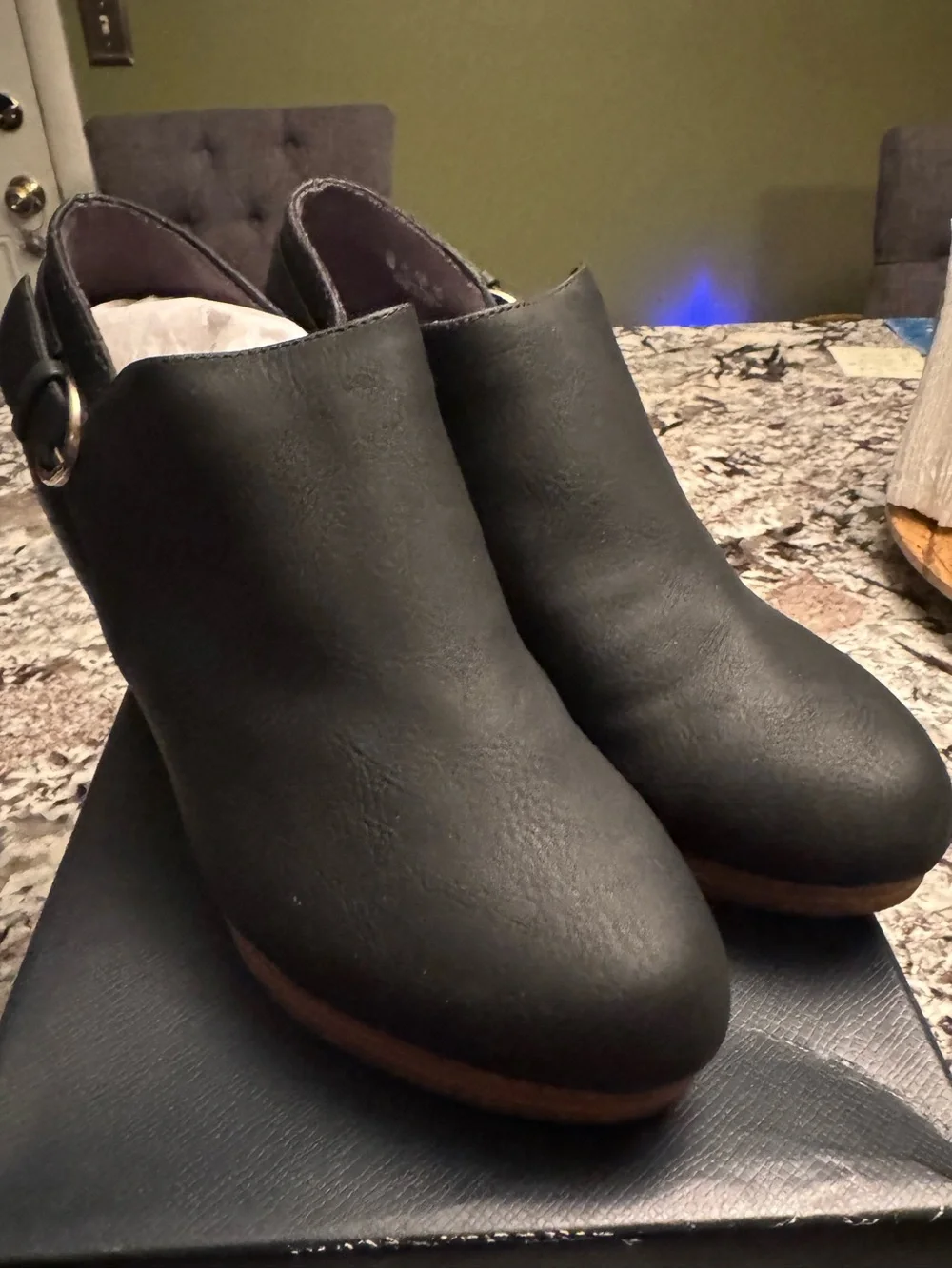 Dr. Scholls stylish black